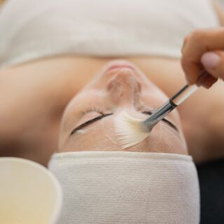Profesjonalna pielęgnacja + głęboki relaks = przepis na piękną skórę. 🤍Szukasz miejsca, gdzie Twoja skóra otrzyma najlepszą możliwą opiekę, a Ty w końcu odpoczniesz?
Dobrze trafiłaś! W naszym gabinecie łączymy naukowe podejście do piękna z relaksującą atmosferą.Wyróżnia nas:
👉Doświadczenie, któremu możesz zaufać: Jesteśmy kosmetologami z wieloletnim stażem – Twoja skóra jest w bezpiecznych rękach.
👉Indywidualne terapie: Dobieramy zabiegi skrojone na miarę potrzeb Twojej cery.
👉Czas dla Ciebie: Oderwij się od codzienności i podaruj sobie chwilę wytchnienia.Nie odkładaj siebie na później. Podaruj swojej skórze to, co najlepsze! ✨----------------------------------------
Perła Centrum Kosmetologii & PMU
Ul.Wojska polskiego 2a-e/3b
Tel.502914041
www.centrumperla.pl#kosmetologswinoujscie #gabinetkosmetycznyswinoujscie #salonurodyswinoujscie #kosmetologia #profesjonalnapielęgnacja #doświadczenikosmetolodzy #zespółkosmetologów #ekspercipiękna #pięknaskóra #zdrowacera #zabieginatwarz #indywidualnepodejście #czasdlasiebie #głębokirelaks #strefarelaksu #dbamosiebie #chwilawytchnienia #twojaskóra #dermalogicapolska